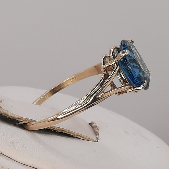 10k Blue topaz solid yellow gold ring - Picture 5 of 7